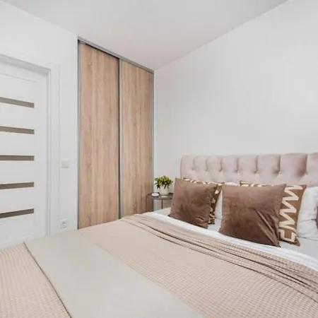 Lägenhet Nice With Nice Balcony *